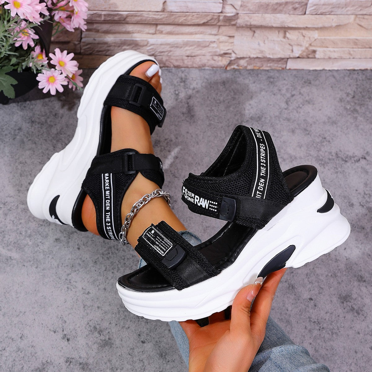 Damen Plateau-Sandalen mit verstellbaren Riemen und modischem Glitzer-Design R&B