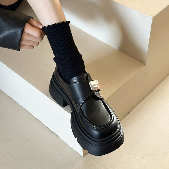 Damen elegante Loafers mit Metallakzent und robuster Sohle R&B