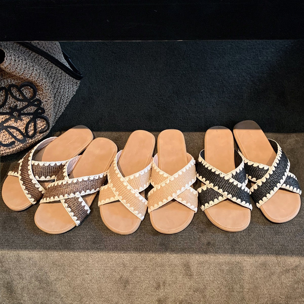 Damen Komfortable und stilvolle Zehentrenner-Sandalen mit raffinierter Faltentechnik R&B