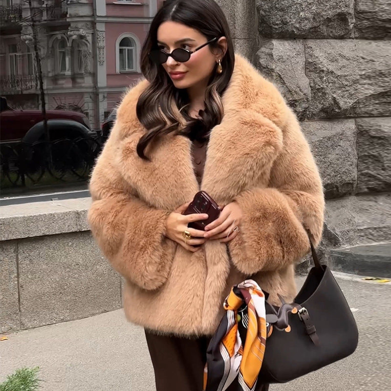 Damen Pelzmantel mit oversized Schnitt und weichem Innenfutter R&B