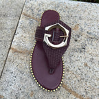 Damen modische Riemen-Sandalen mit zeitgemäßem Schmuckdetail und rutschfester Sohle R&B