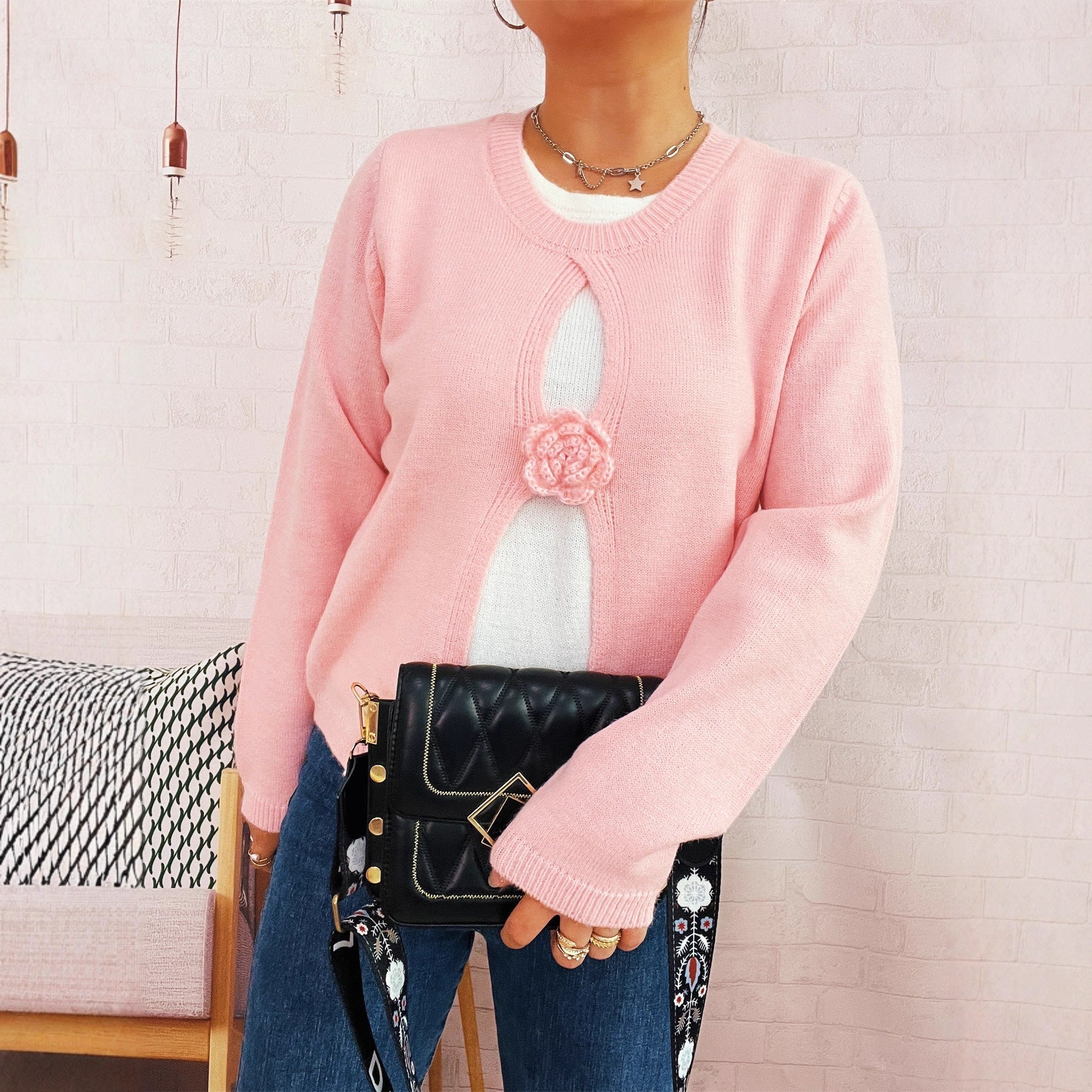 Damen Strickjacke mit verspieltem Blüten-Detail R&B