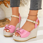 Damen Wedge-Sandalen mit Schmuckdetail und verstellbarem Riemen R&B