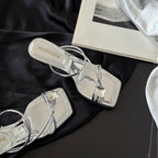 Damen Modische Plateau-Sandalen mit elegantem Riemendesign und glänzender Oberfläche