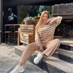Damen modisches Strickensemble mit feinen Streifen R&B