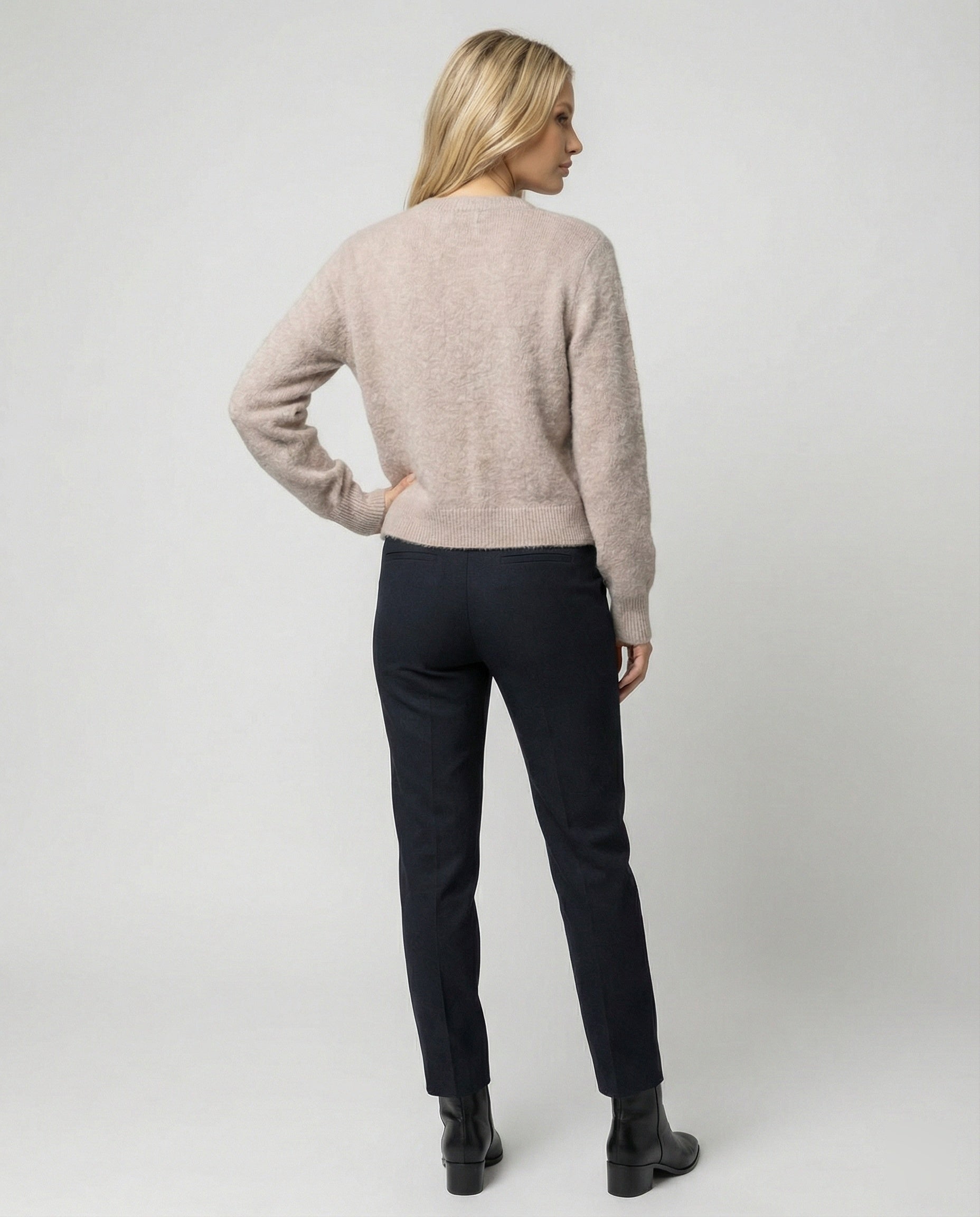 Eleganter Damen Strickcardigan aus weichem gR&Bürstetem Kaschmir für den Herbst