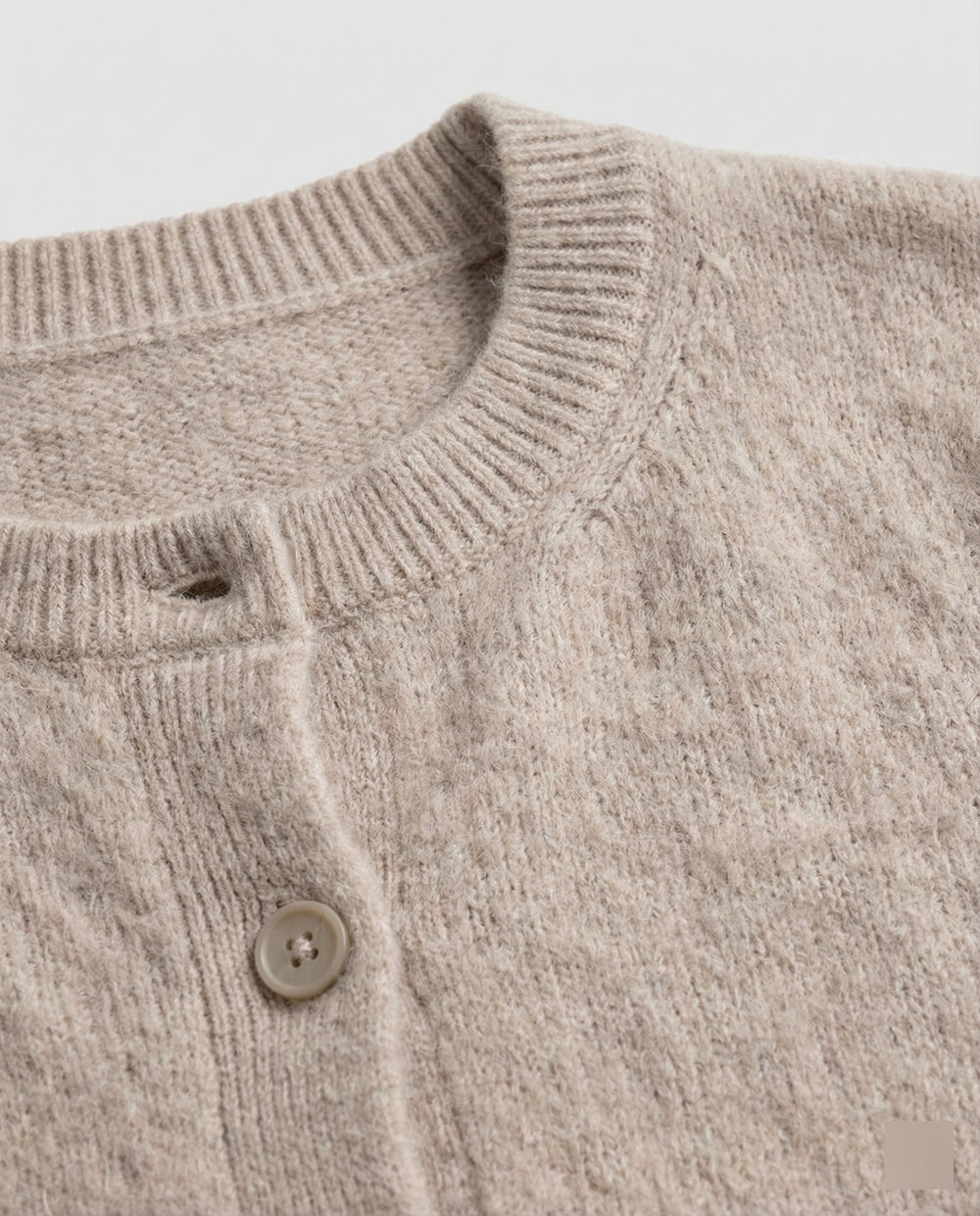 Eleganter Damen Strickcardigan aus weichem gebürstetem Kaschmir für den Herbst