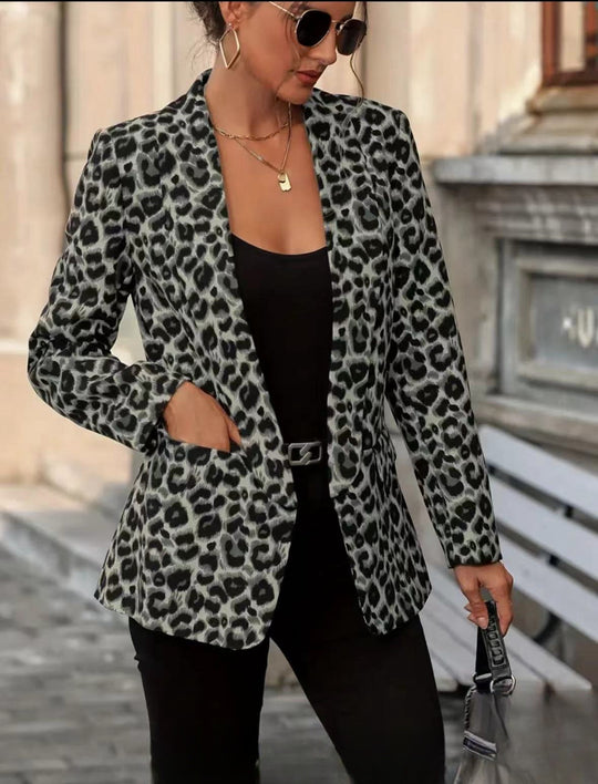 Damen Blazer im trendigen Animal-Print mit elegantem Revers und praktischen Taschen R&B
