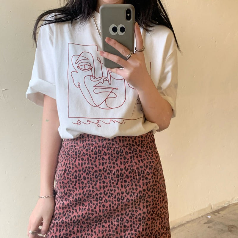 Damen Grafik T-Shirt mit modernem Linienkunst-Motiv und lässiger Passform R&B