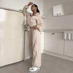 Damen Sportliche Oberbekleidungs-Kombination mit Windjacke und weiteren Beinkleid R&B