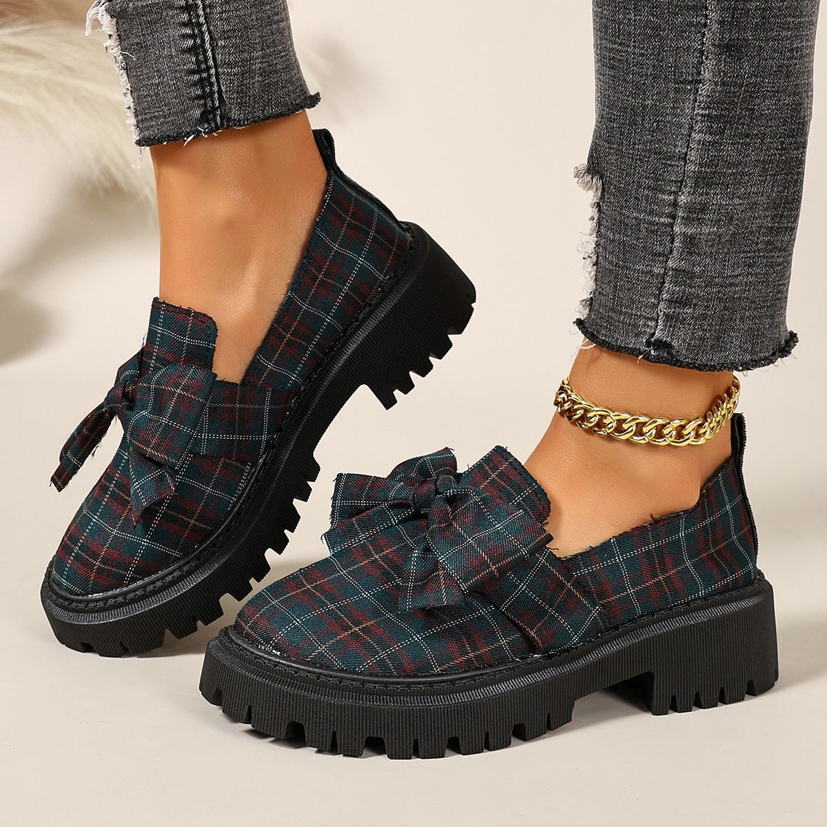 Damen Komfortable Slip-On Loafers mit dekorativer Schleifenapplikation und robustem Profil