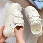 Damen Sneakers mit doppeltem Klettverschluss und floralen Details