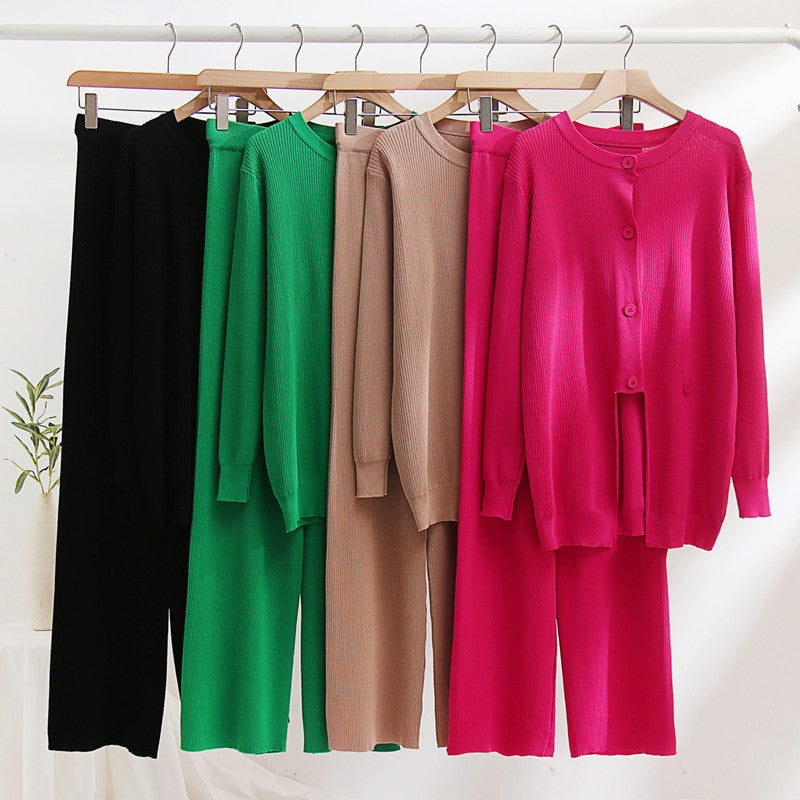 Damen strickendes Loungewear-Set mit feinem Rippmuster und herausragenden Knopfdetails R&B