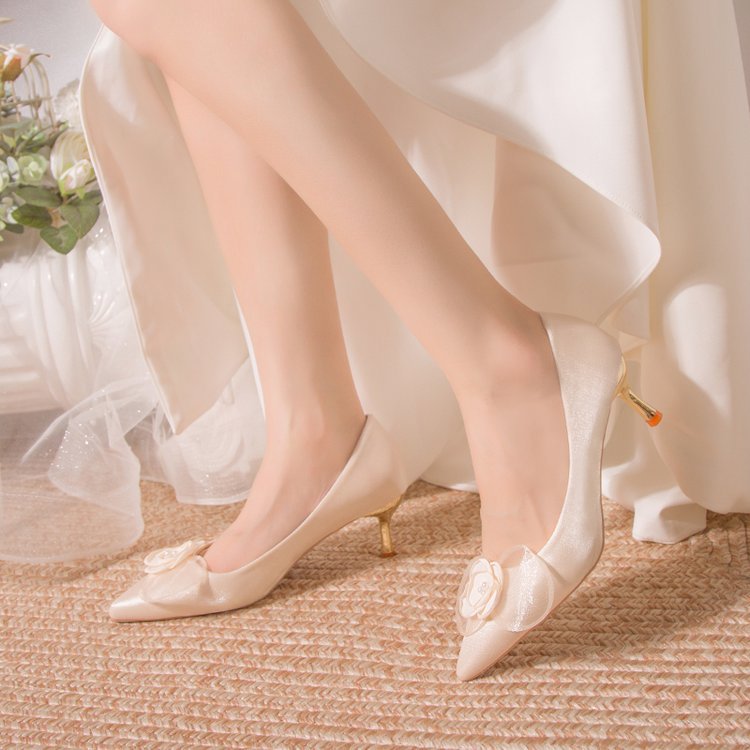 Damen Spitze Pumps mit zierlichem Blumenakzent R&B