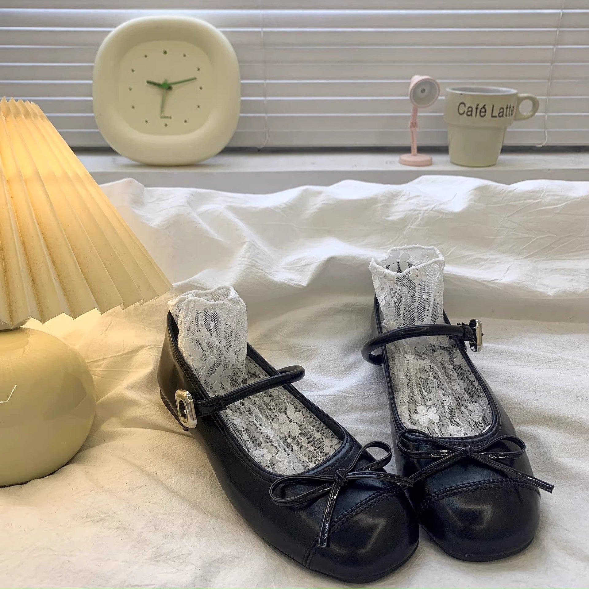 Damen elegante Ballerinas mit floralem Spitzen-Design und komfortablem Fußbett R&B