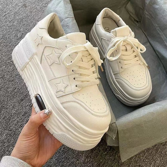 Damen modische Plateau-Sneaker mit Sternenapplikationen und verstärktem Sohlenprofil R&B