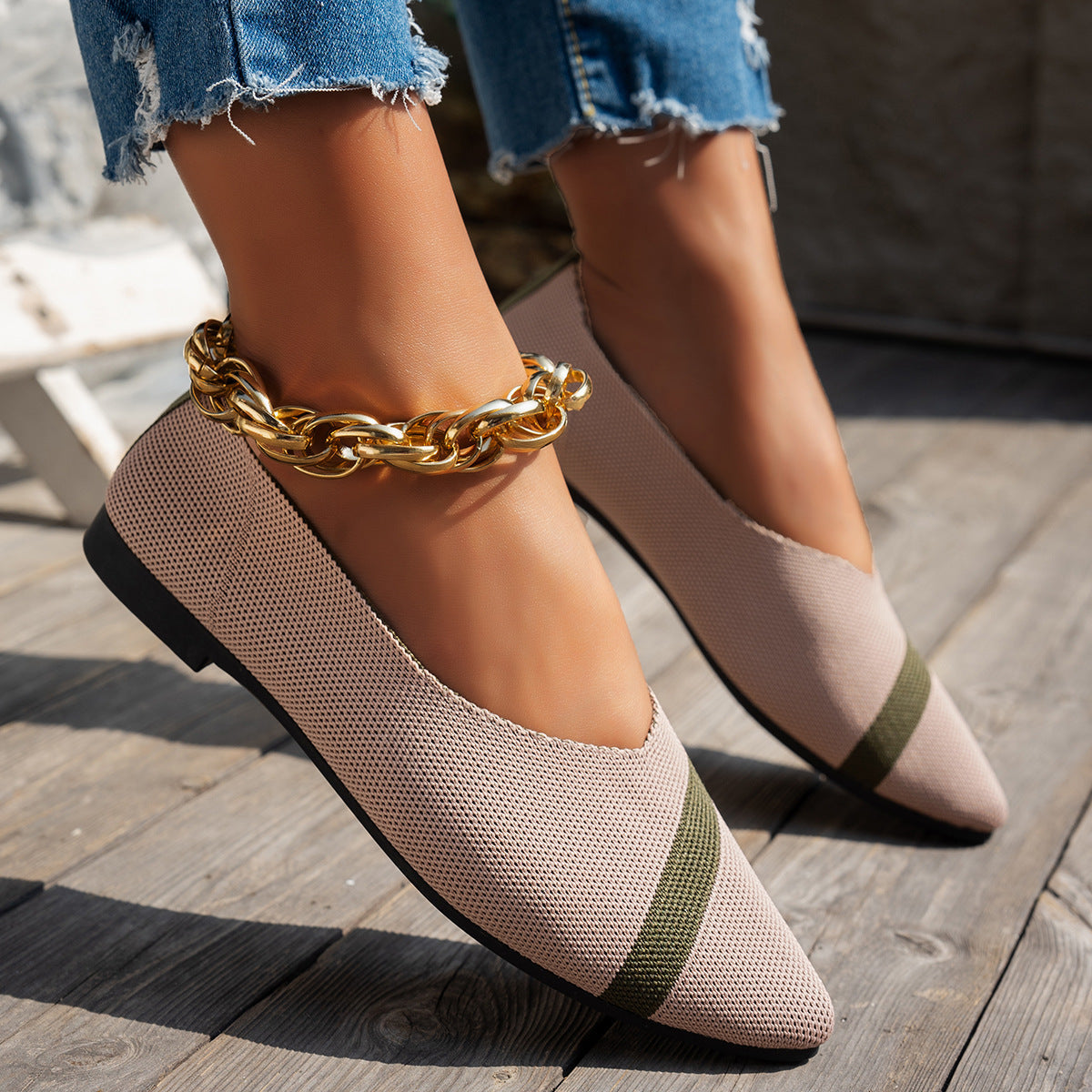 Damen spitze Sneaker mit luftiger Mesh-Oberfläche und modischen Riemen R&B