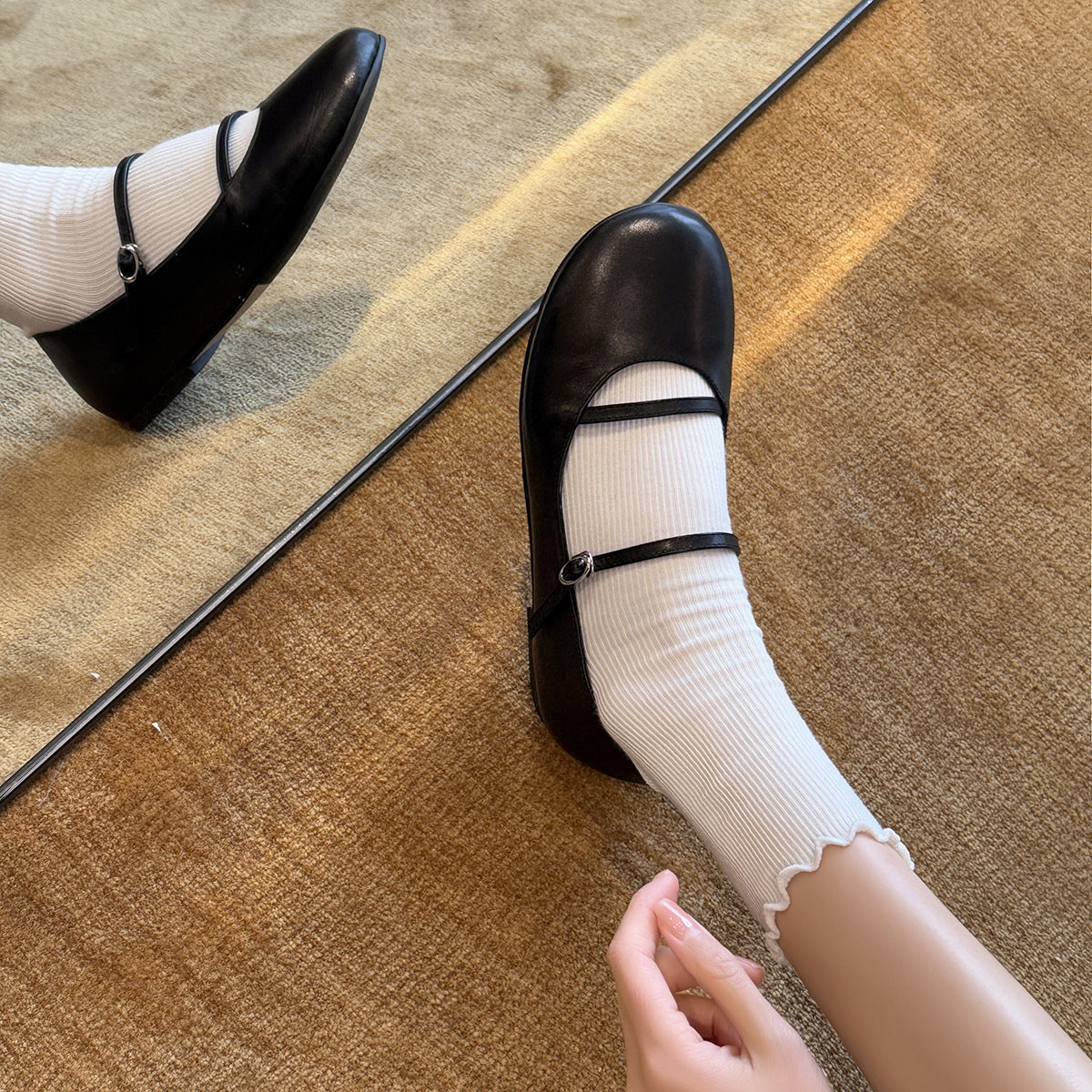 Damen Elegante Ballerinas mit modischem Riemchen und schimmerndem Obermaterial R&B