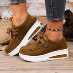 Damen Sneakers mit luxuriösem Wildleder und dezenter Plateau-Sohle R&B