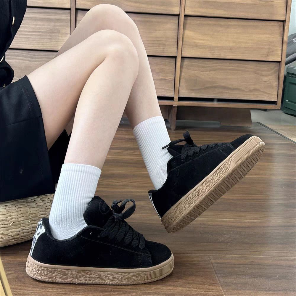 Damen Sneakers aus weichem Nubukleder mit rutschfester Gummisohle R&B