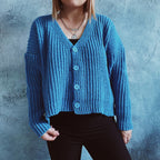 Damen kuschelige Strickjacke mit modernen Knopfdetails und weitem Schnitt R&B