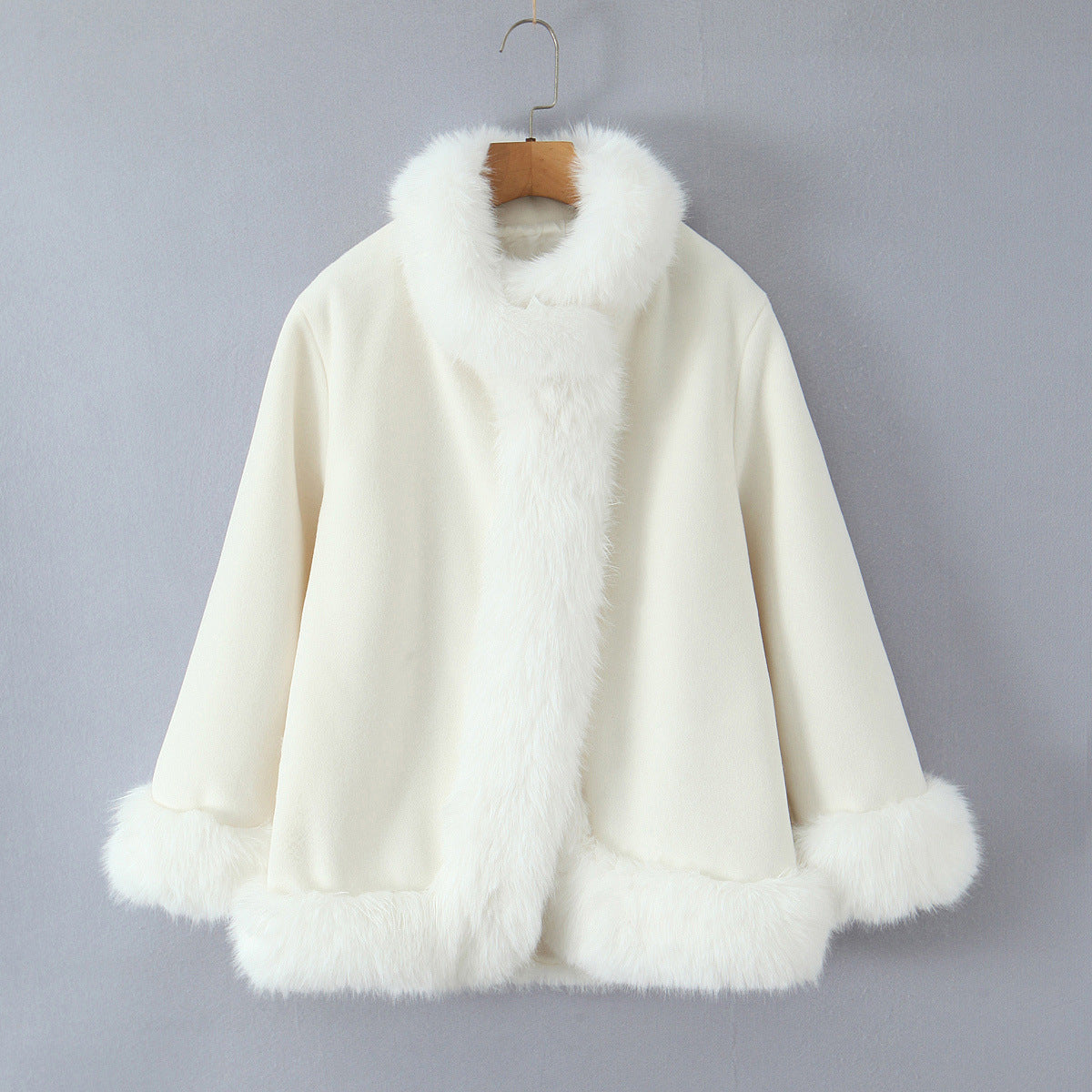 Damen elegante Kunstfelljacke mit weichem Kragen und modernen Details R&B