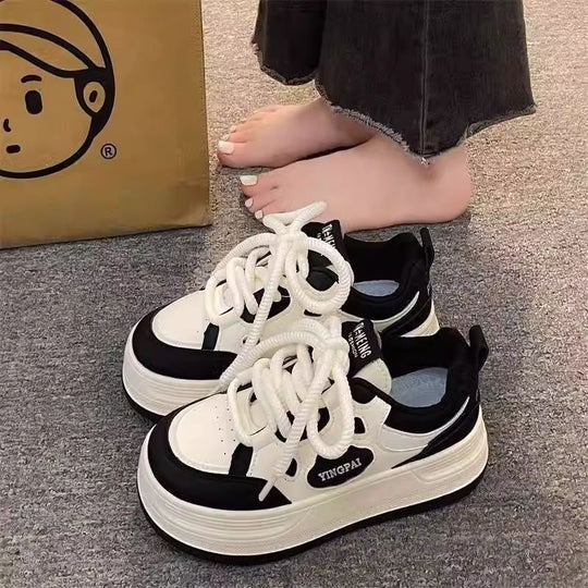 Damen Schnürsneaker mit modernen Design-Elementen und dämpfender Sohle R&B