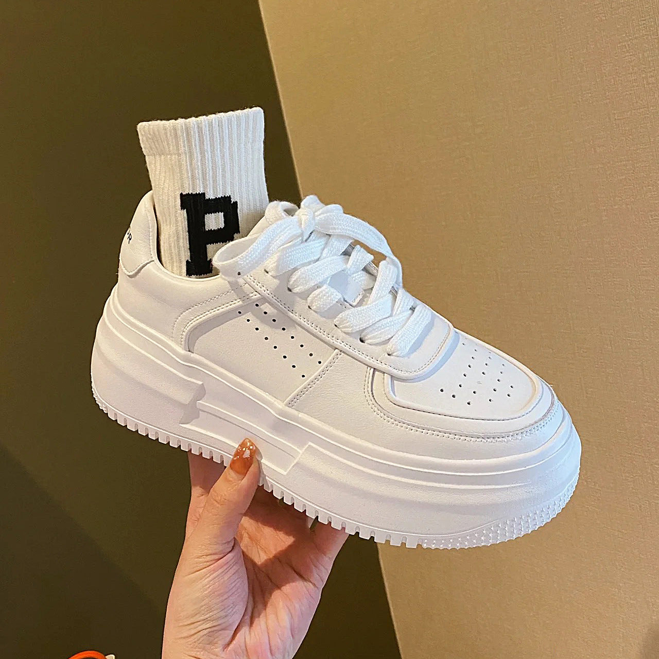 Damen Plateau Sneaker mit eleganter Profilsohle und dämpfender Innensohle R&B