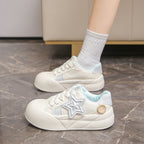 Damen Sneakers mit leichtem Profil und trendy Sternen-Details