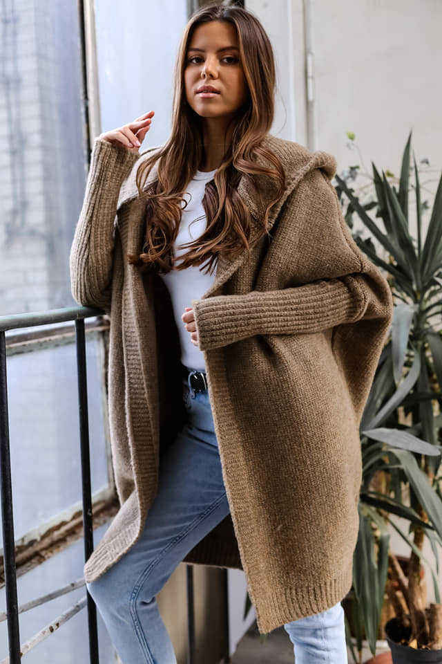 Damen kuschelige Strickjacke mit Kapuze und offenem Schnitt R&B