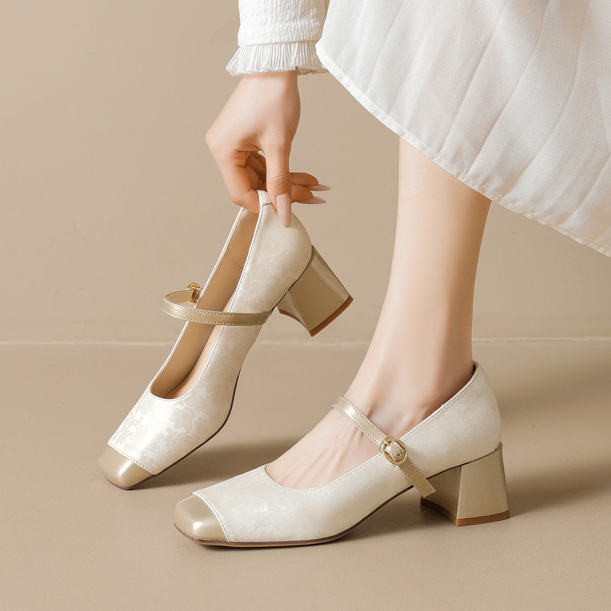Damen elegante Ballerinas mit schickem Riemen und moderner Quersehne