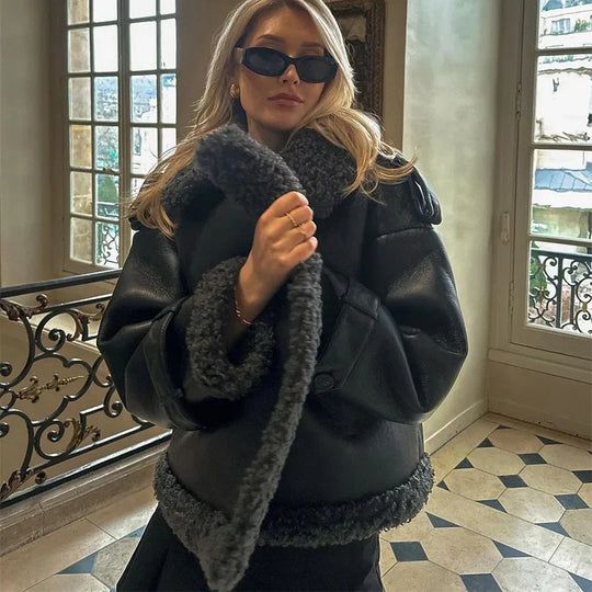 Damen Modische Kunstlederjacke mit kuscheligem Fellkragen und tailliertem Gürtel R&B