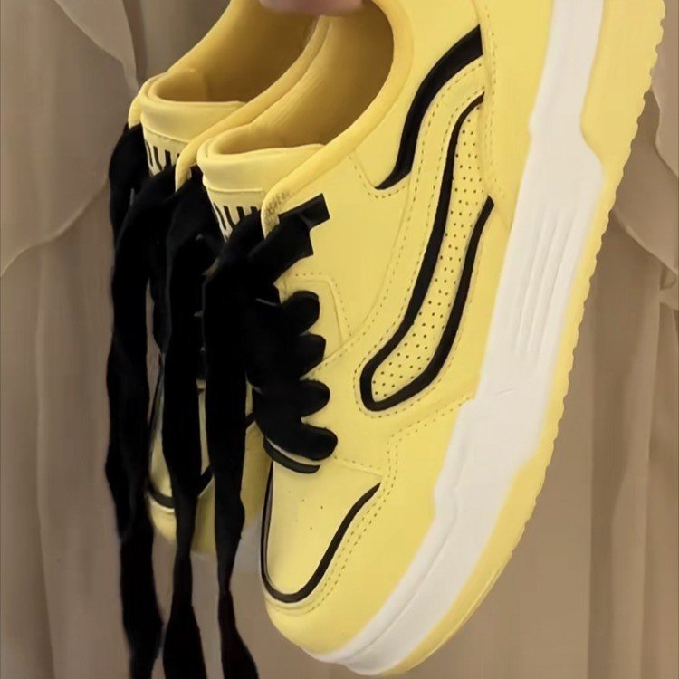 Damen Sportliche Sneakers mit modernem, atmungsaktivem Obermaterial und dämpfender Sohle R&B
