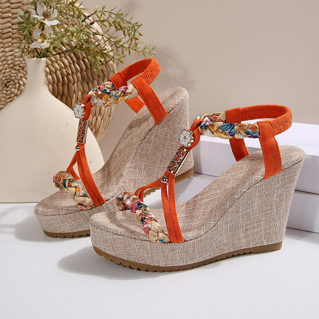 Damen Wedge-Sandalen mit geflochtenem Riemen und elegantem Schmuckdetail R&B