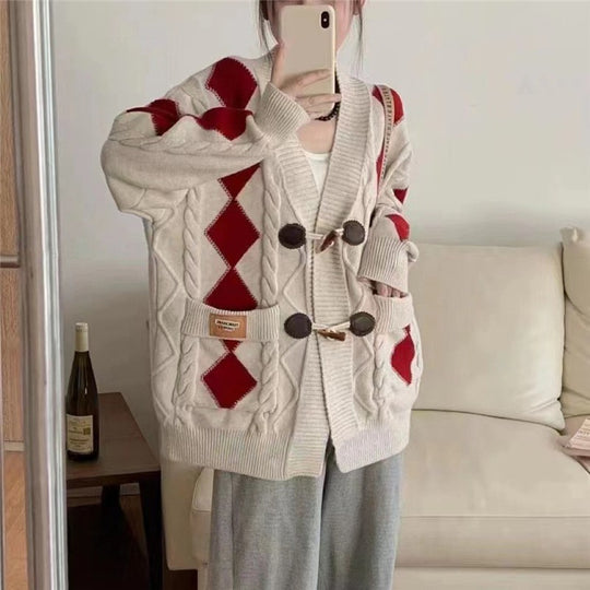 Damen Grob gestrickter Cardigan mit romantischem Rautenmuster und dekorativen Holzknöpfen R&B
