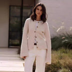 Damen elegante Strickjacke mit Knopfdetails und praktischen Taschen R&B