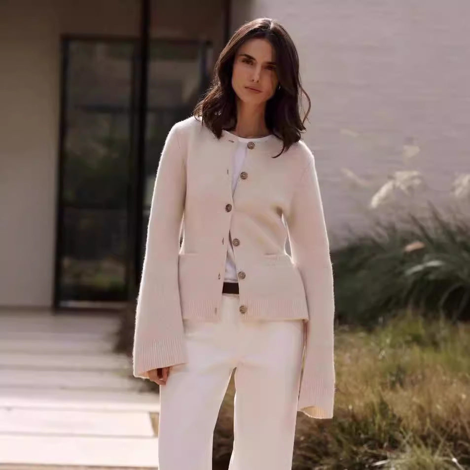 Damen elegante Strickjacke mit Knopfdetails und praktischen Taschen R&B