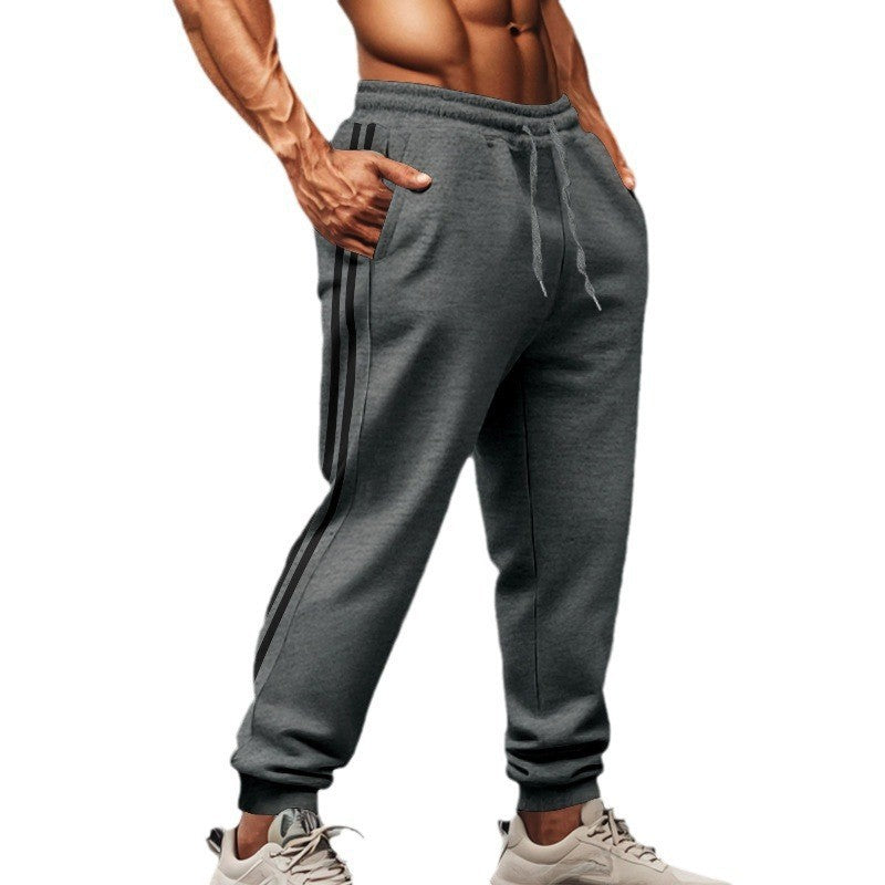 Herren nan sportliche Jogginghose mit seitlichen Kontraststreifen, elastischem Tunnelzugbund und gerippten Beinabschlüssen R&B