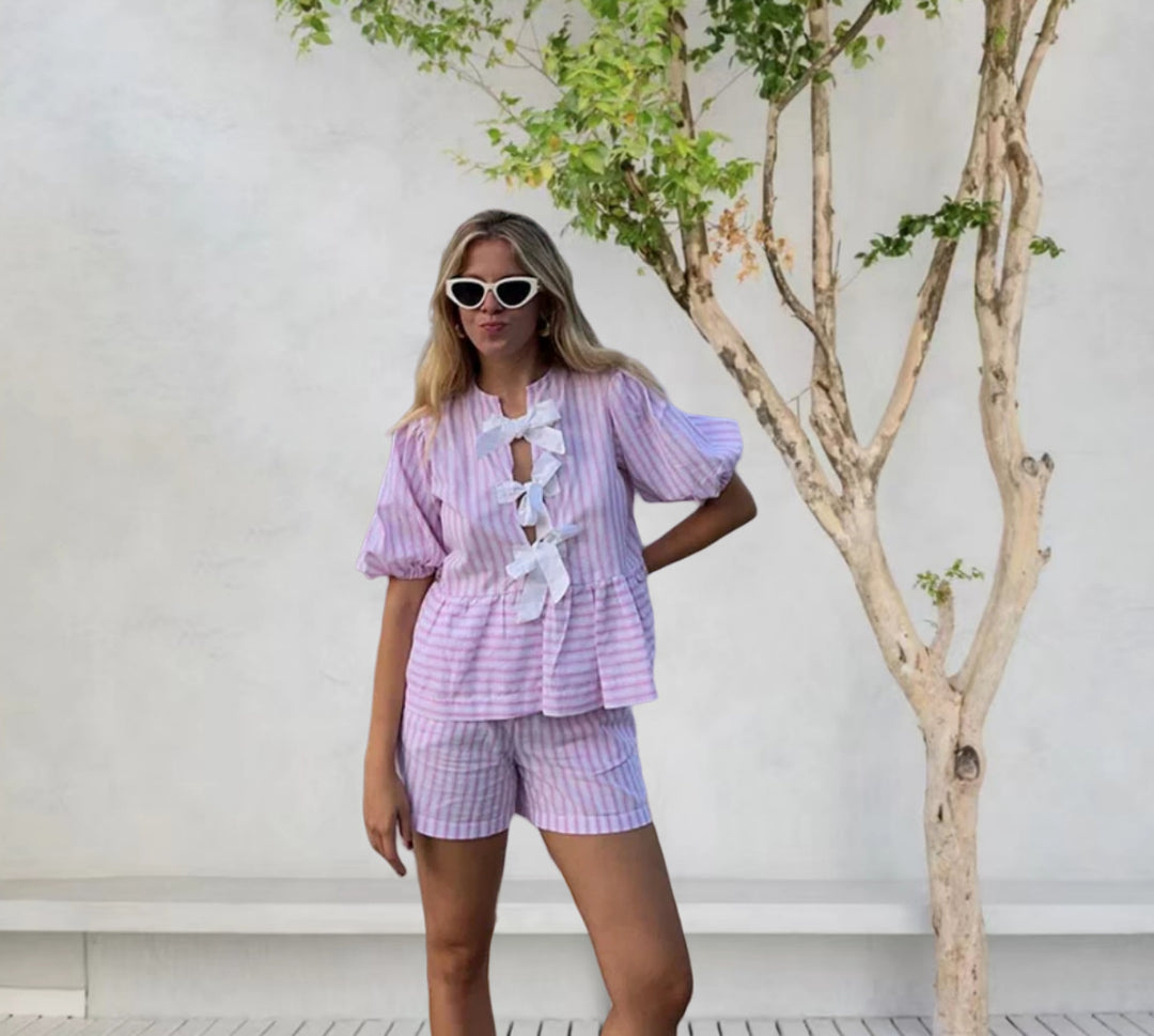 Damen Freizeit Set mit gestreiftem Oberteil und Shorts im lässigen Schnitt R&B