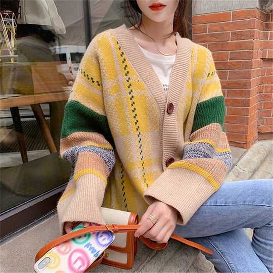 Damen Grobstrick-Cardigan mit buntem Karomuster und großen Holzknöpfen R&B