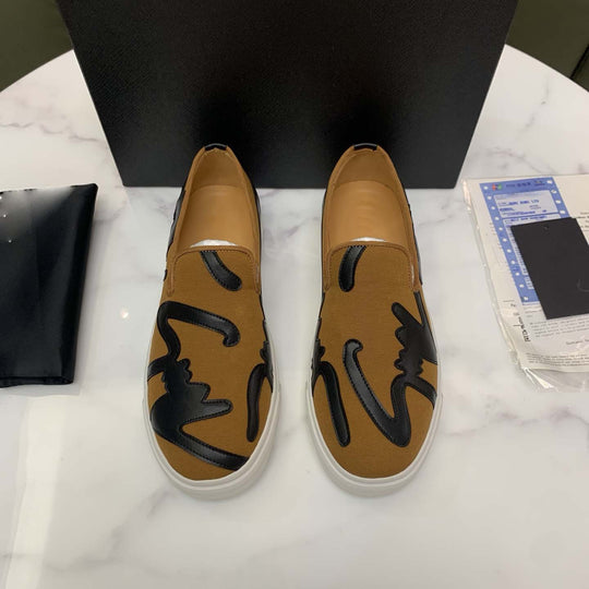 Damen Slip-On Sneakers mit auffälligem Design und rutschfester Laufsohle R&B
