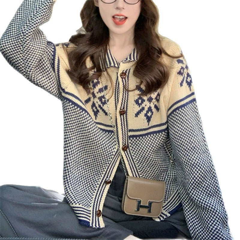 Damen Strickjacke mit festlichem Motiv und praktischen Taschen R&B