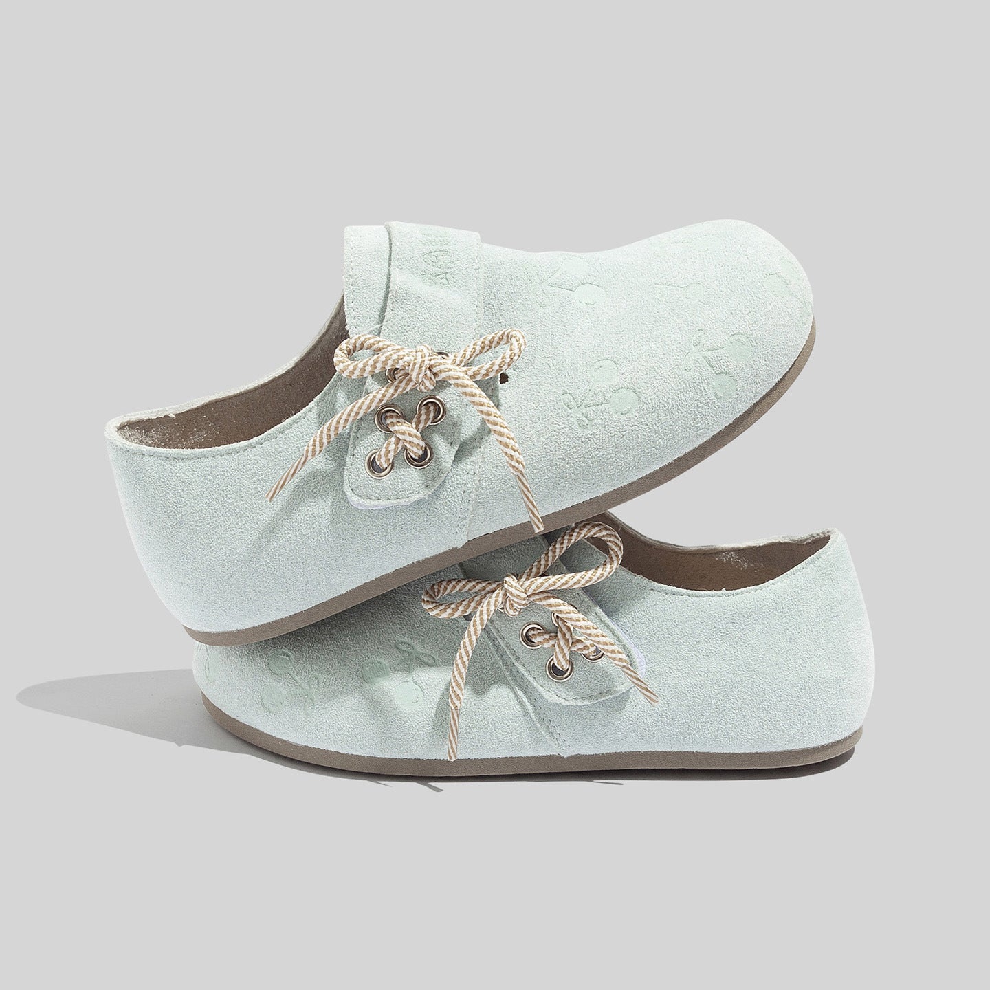Damen Stilvolle Slipper mit dekorativem Schnürsystem und weichem Obermaterial