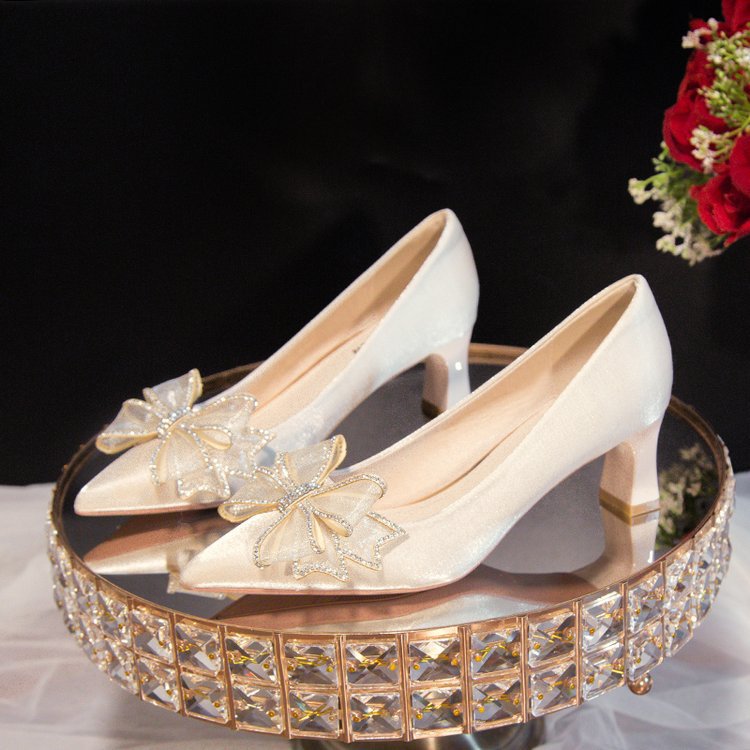 Damen elegante spitze Pumps mit Schmuckdetails R&B