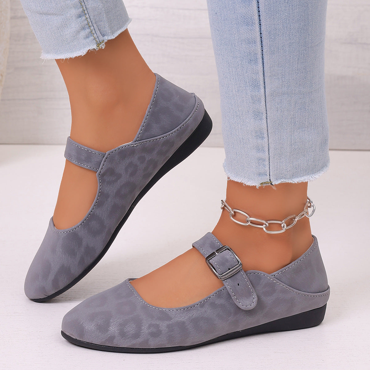 Damen Ballerinas mit praktischem Riemenverschluss und trendigem Leo-Muster R&B