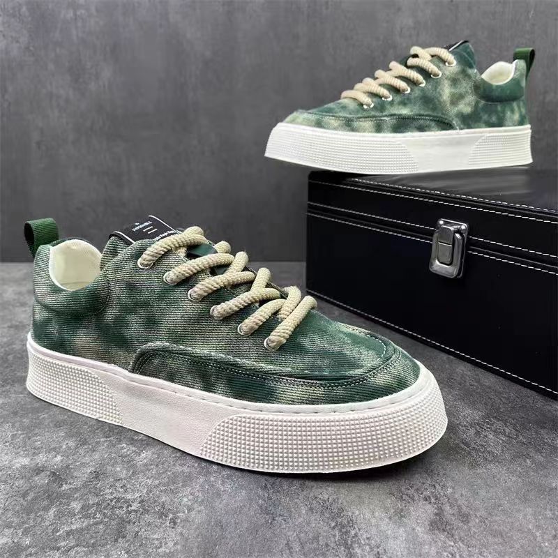 Damen Sneakers mit geräumiger Sohle von R&B