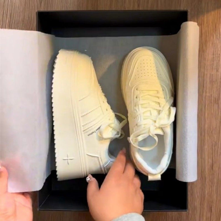 Damen Sneaker mit trendigem, strukturiertem Obermaterial und komfortabler Laufsohle R&B