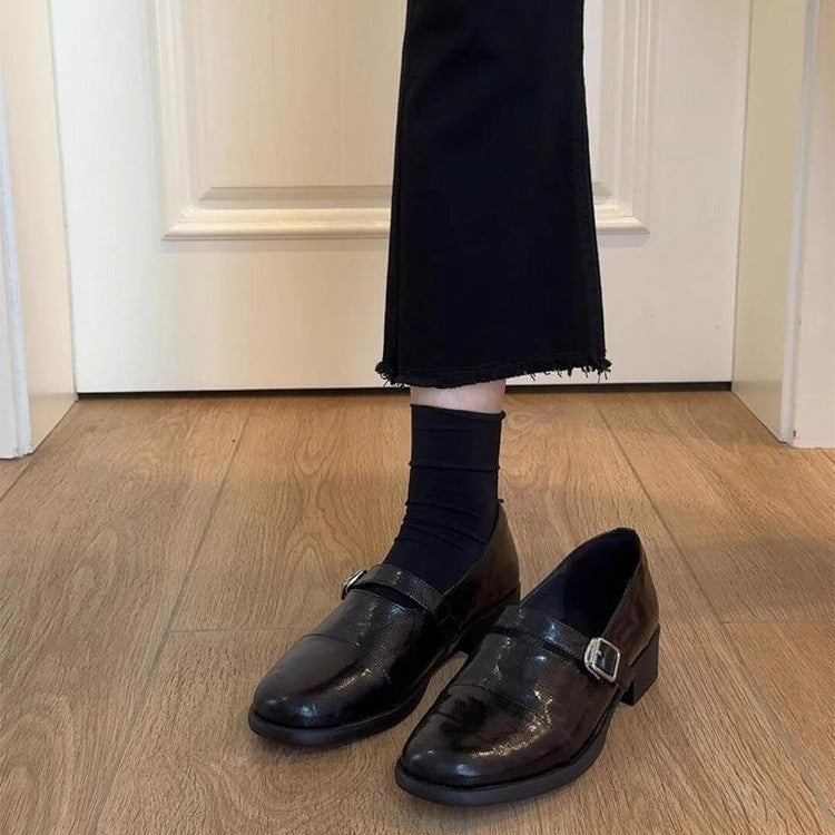 Damen Mokassins mit modischer Schnallenverzierung und eleganter Form