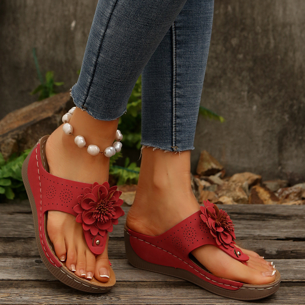 Damen Komfortable Sandalen mit Blumenapplikationen R&B