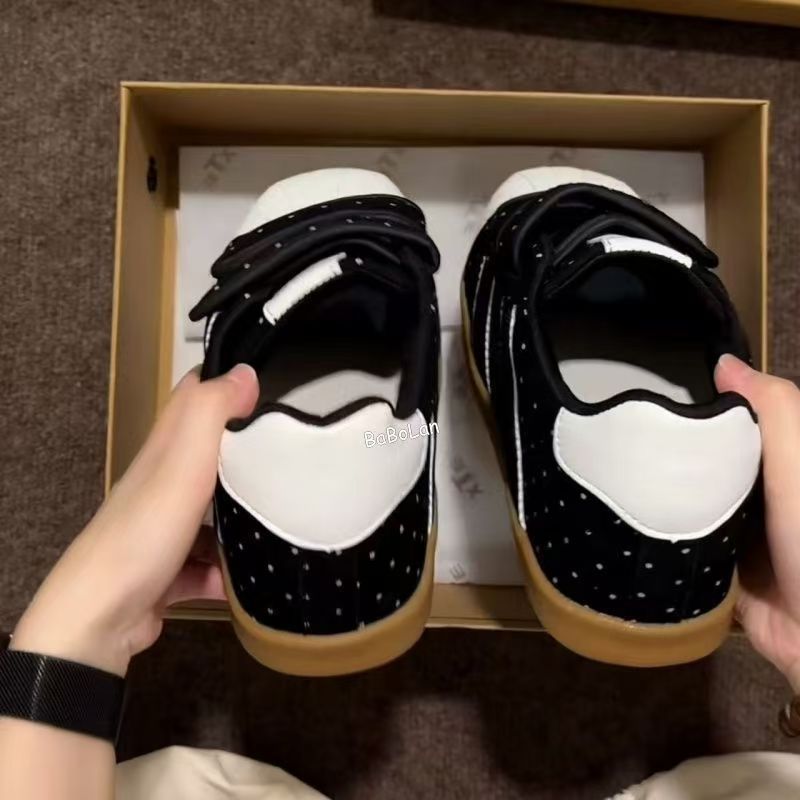 Damen Sportliche Sneaker im modernen Design mit praktischem Klettverschluss